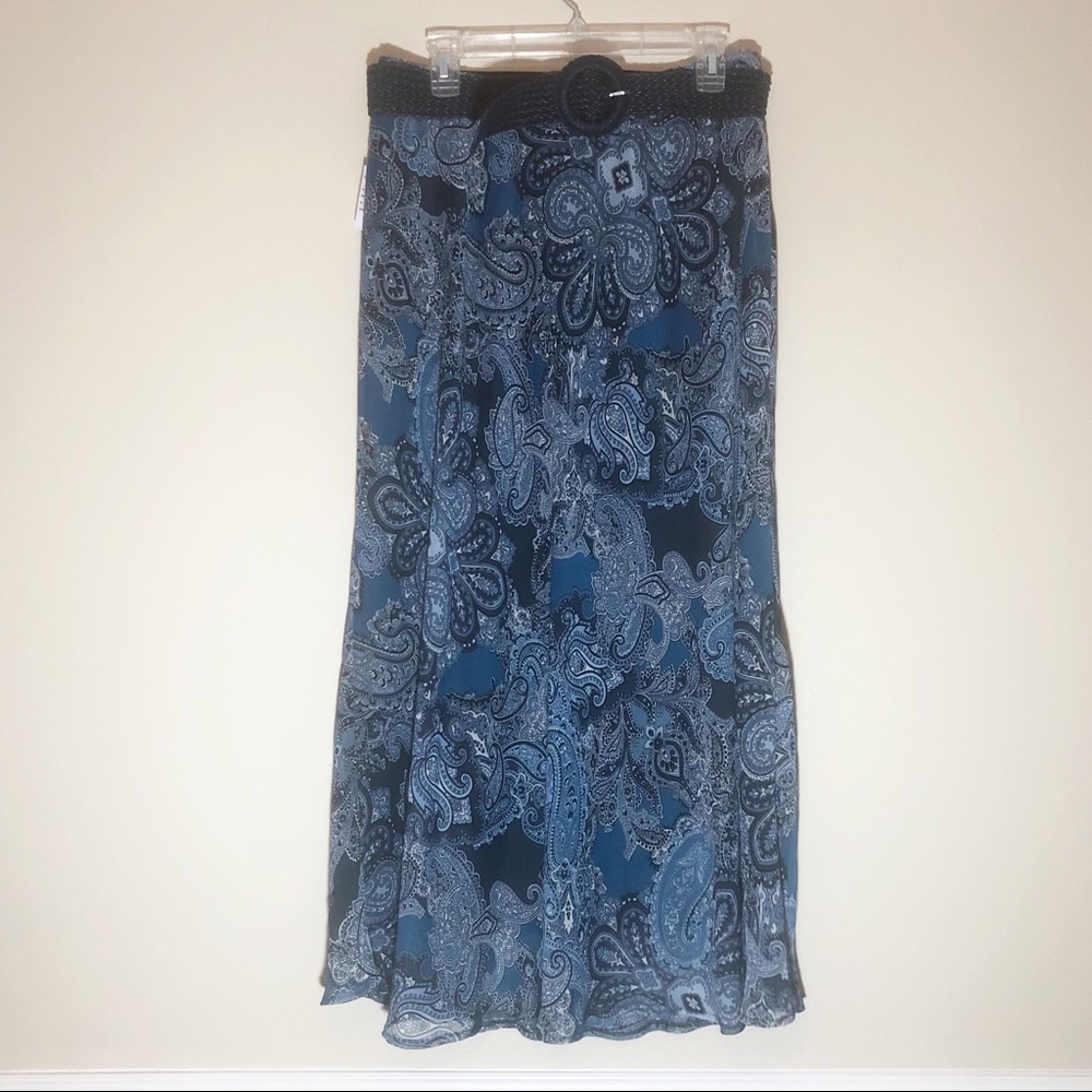 NWT Dressbarn blue paisley maxi skirt with belt
